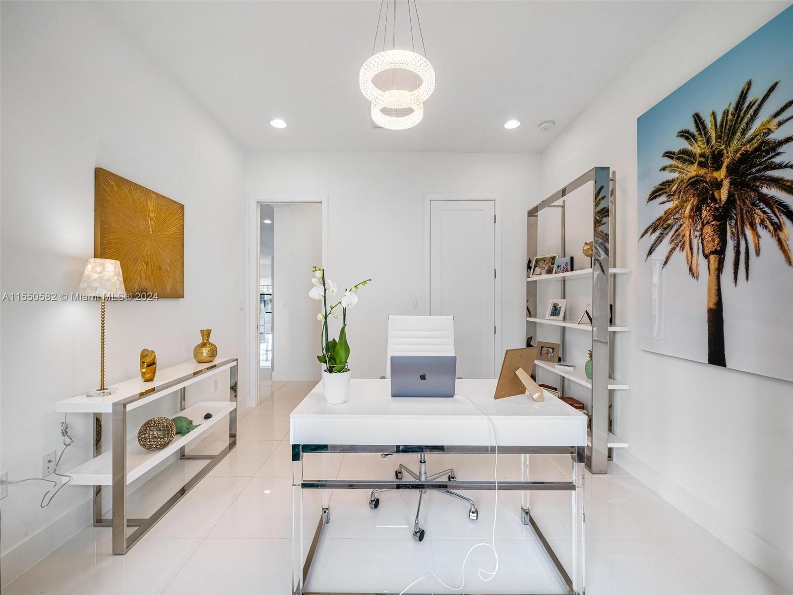 LOTUS PALM - Residential