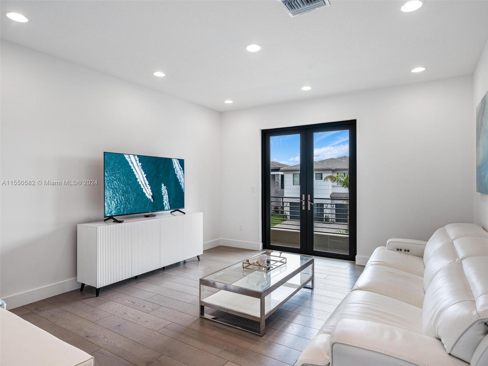LOTUS PALM - Residential