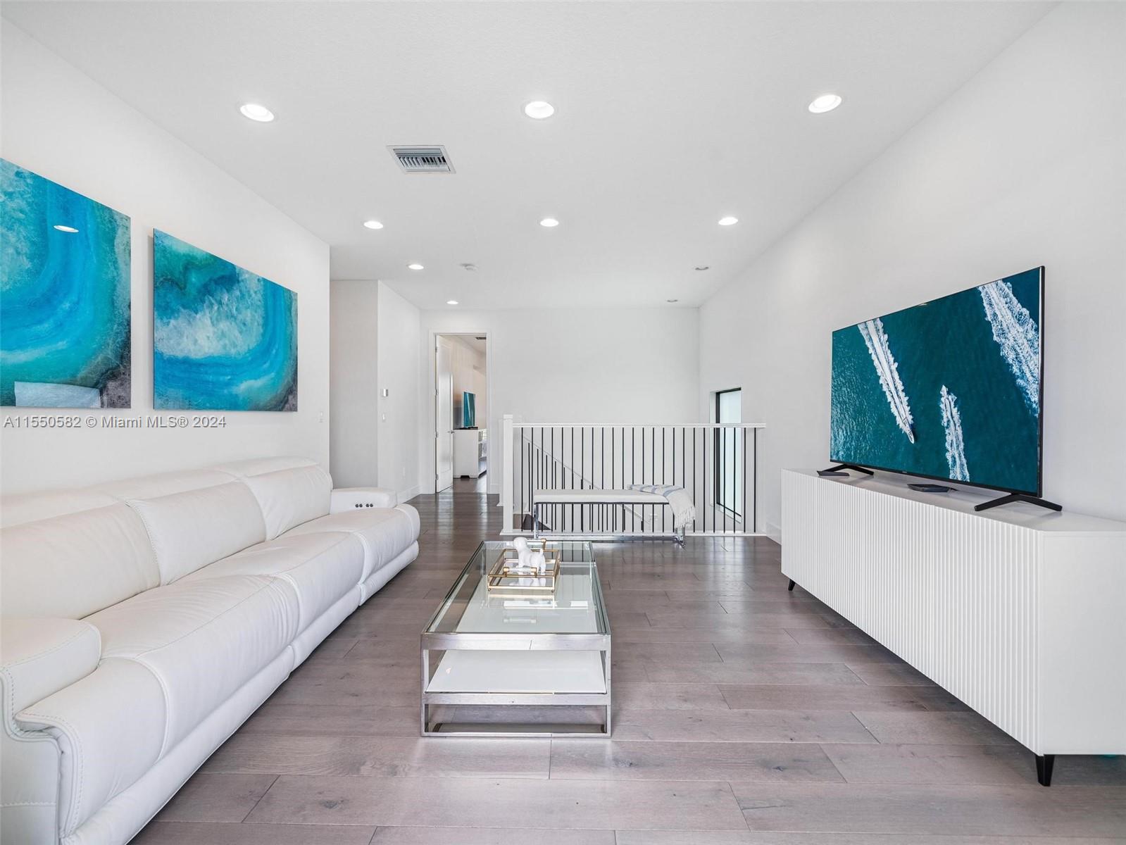 LOTUS PALM - Residential