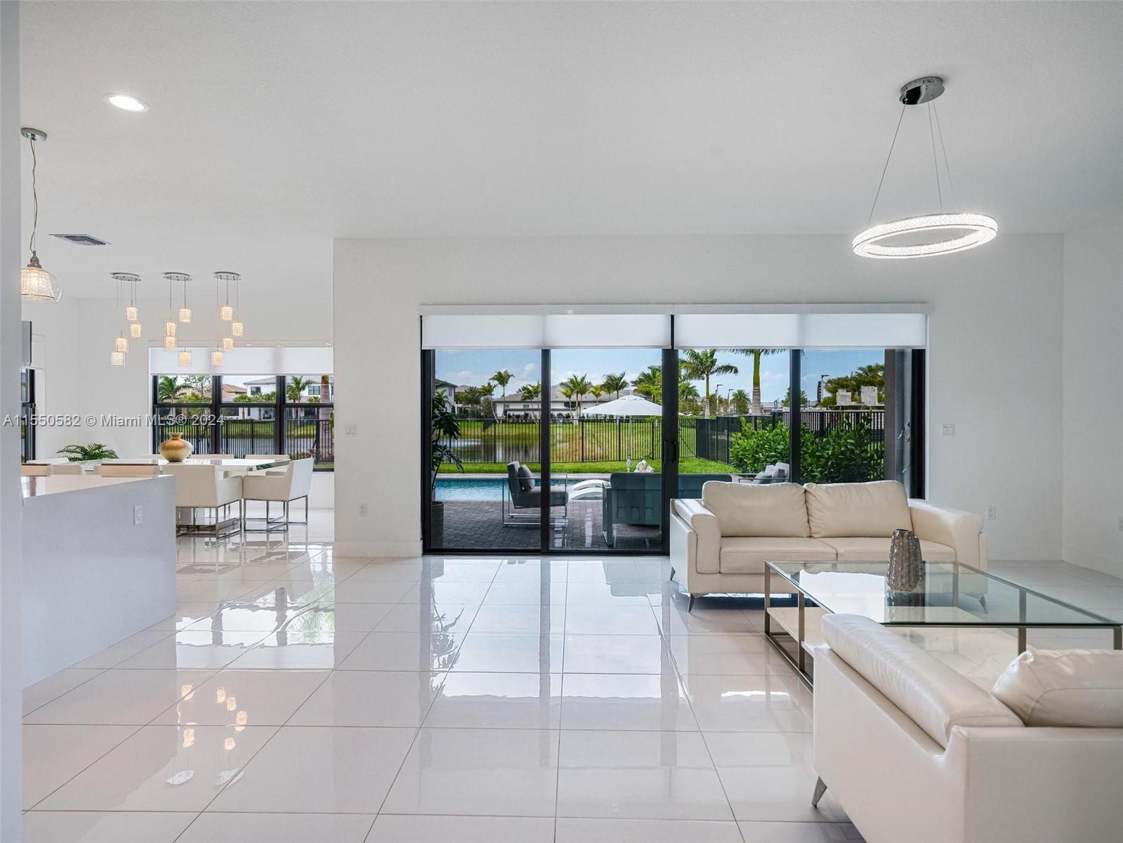 LOTUS PALM - Residential