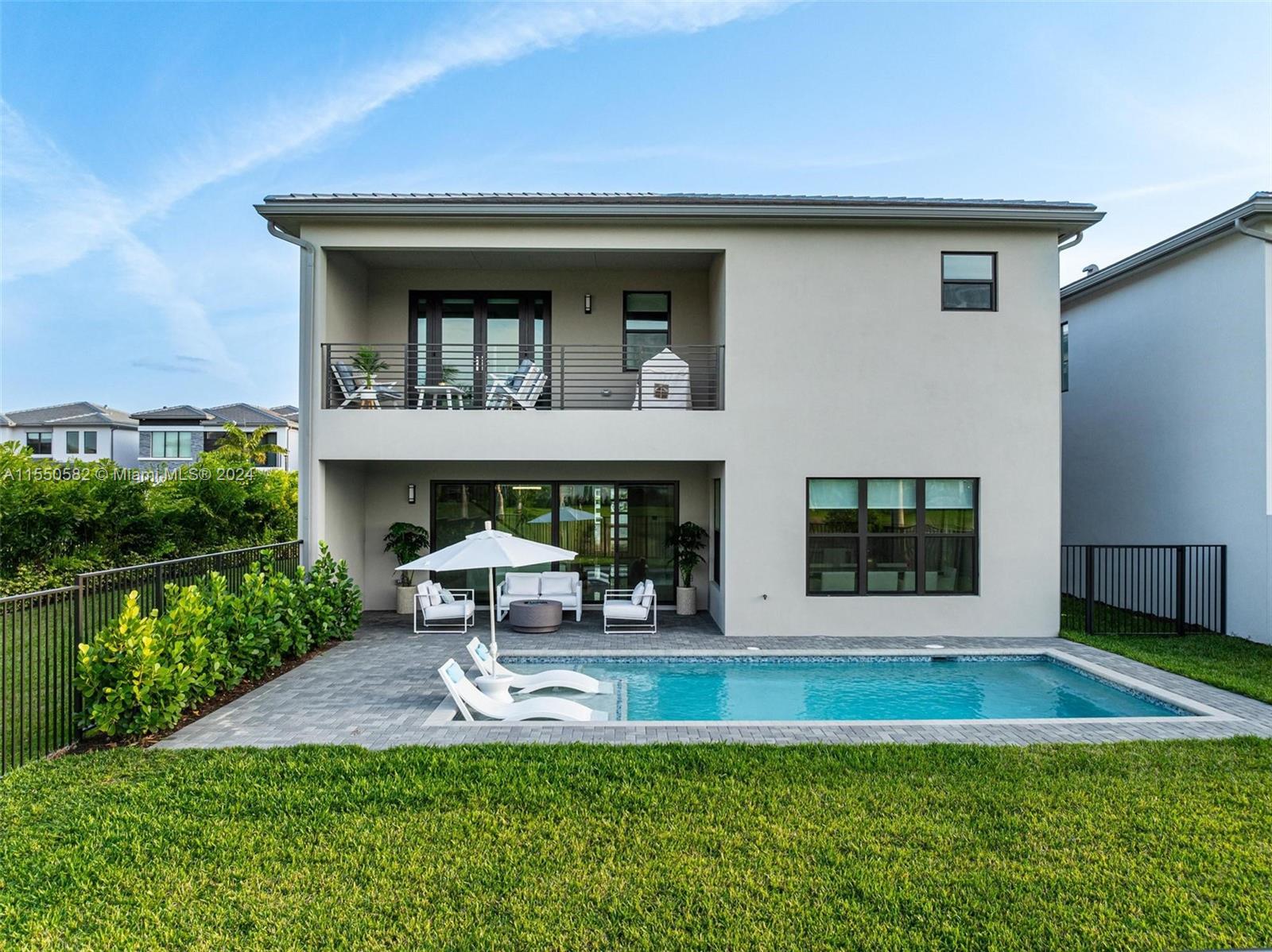 LOTUS PALM - Residential