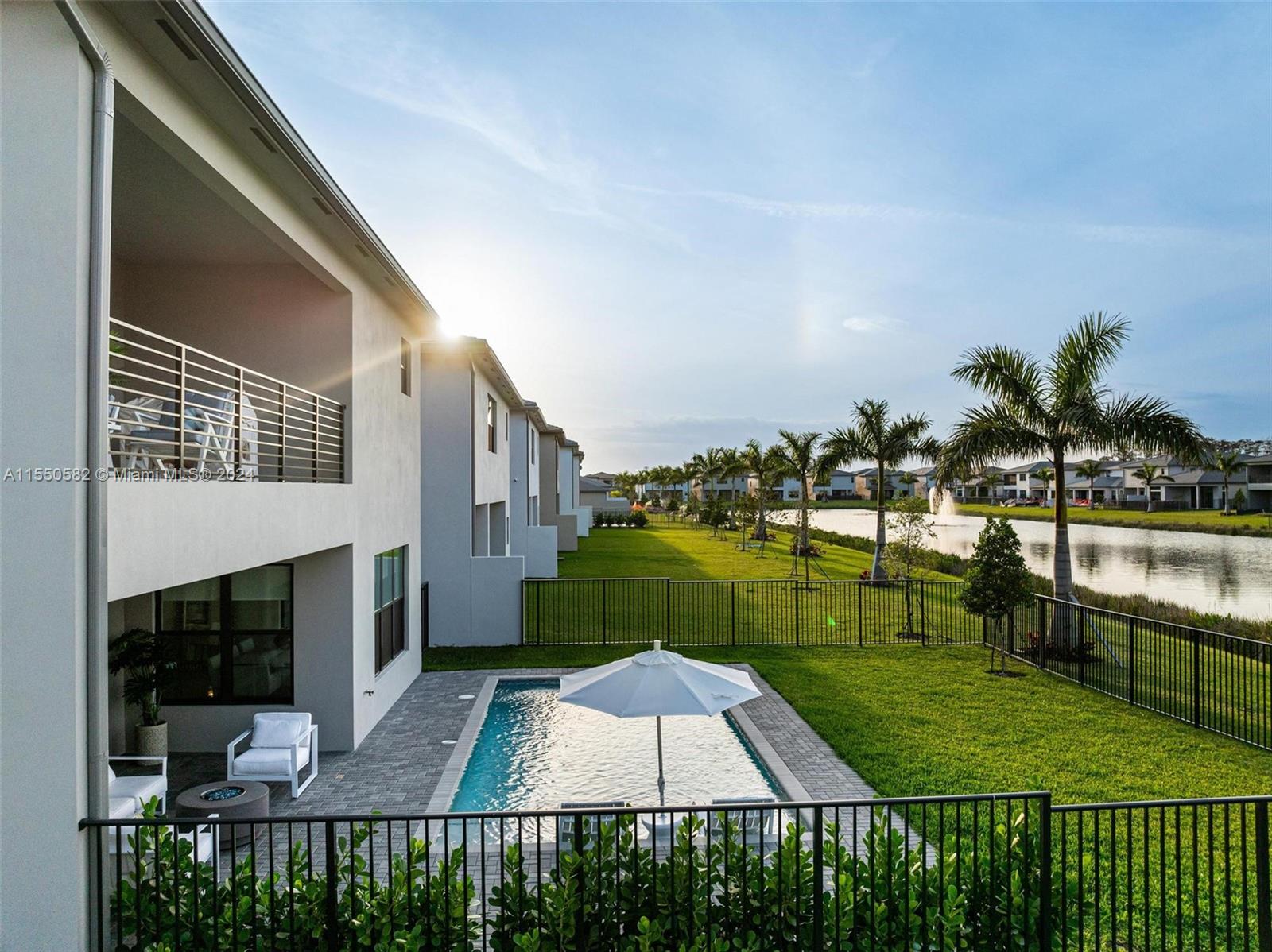 LOTUS PALM - Residential