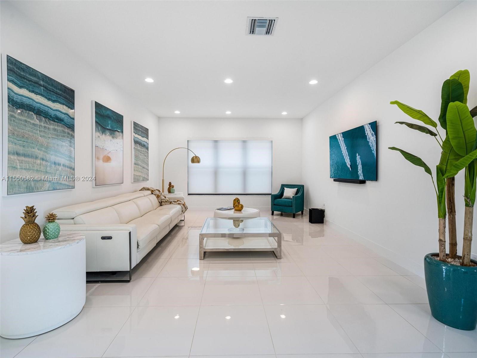 LOTUS PALM - Residential
