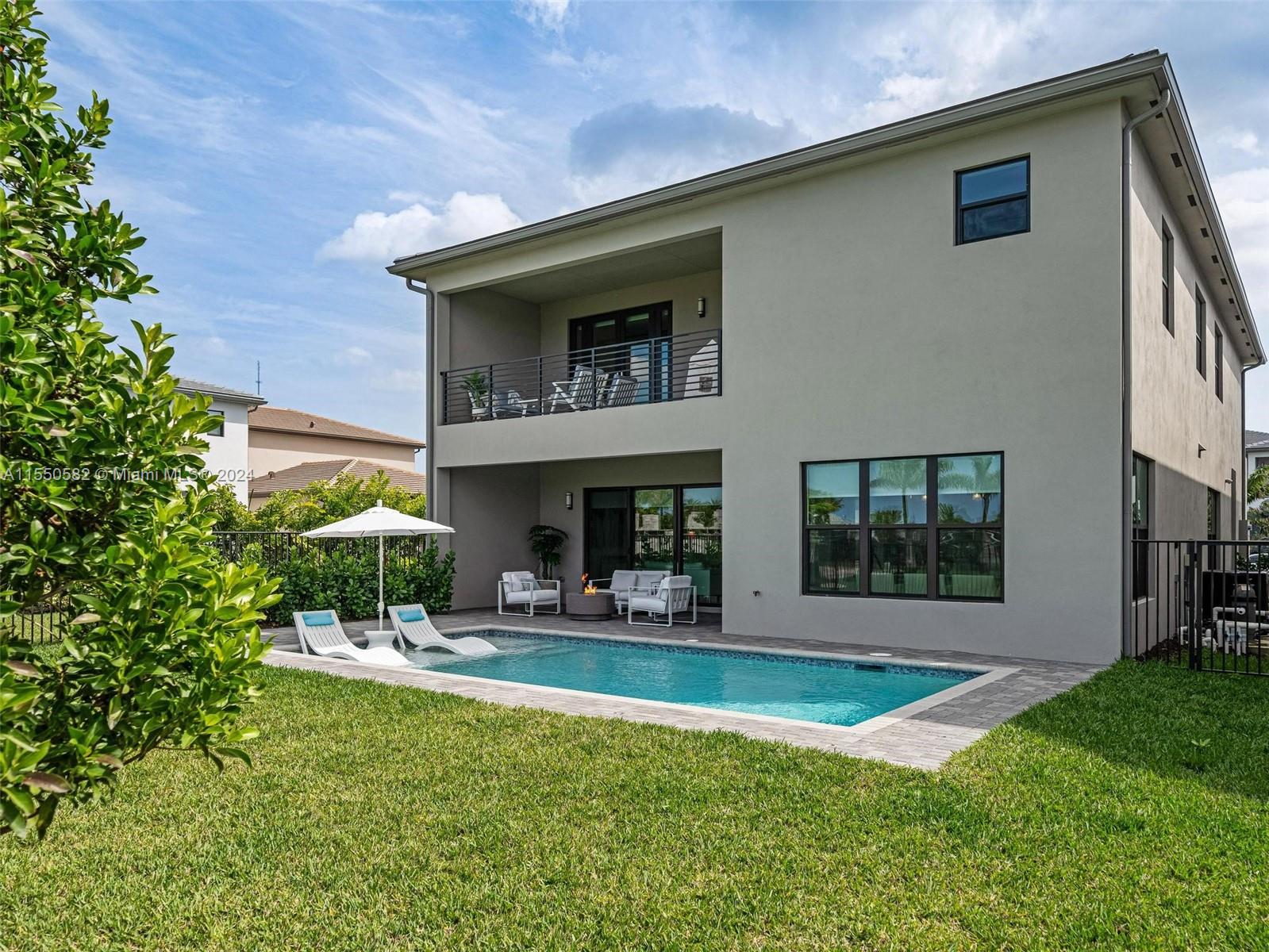 LOTUS PALM - Residential