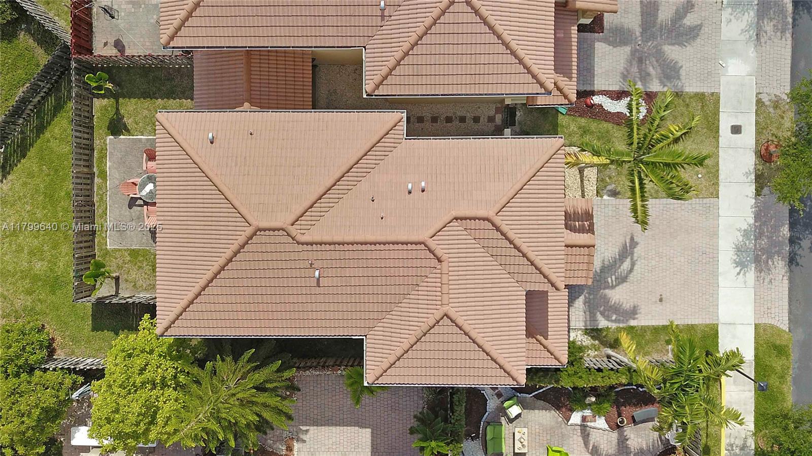 TRELLIS AT BAYSHORE - Residential