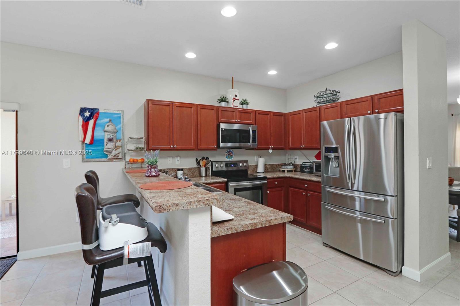 TRELLIS AT BAYSHORE - Residential