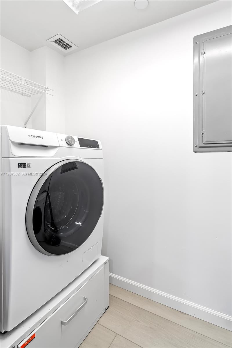 THE COLLINS CONDO - Residential Lease