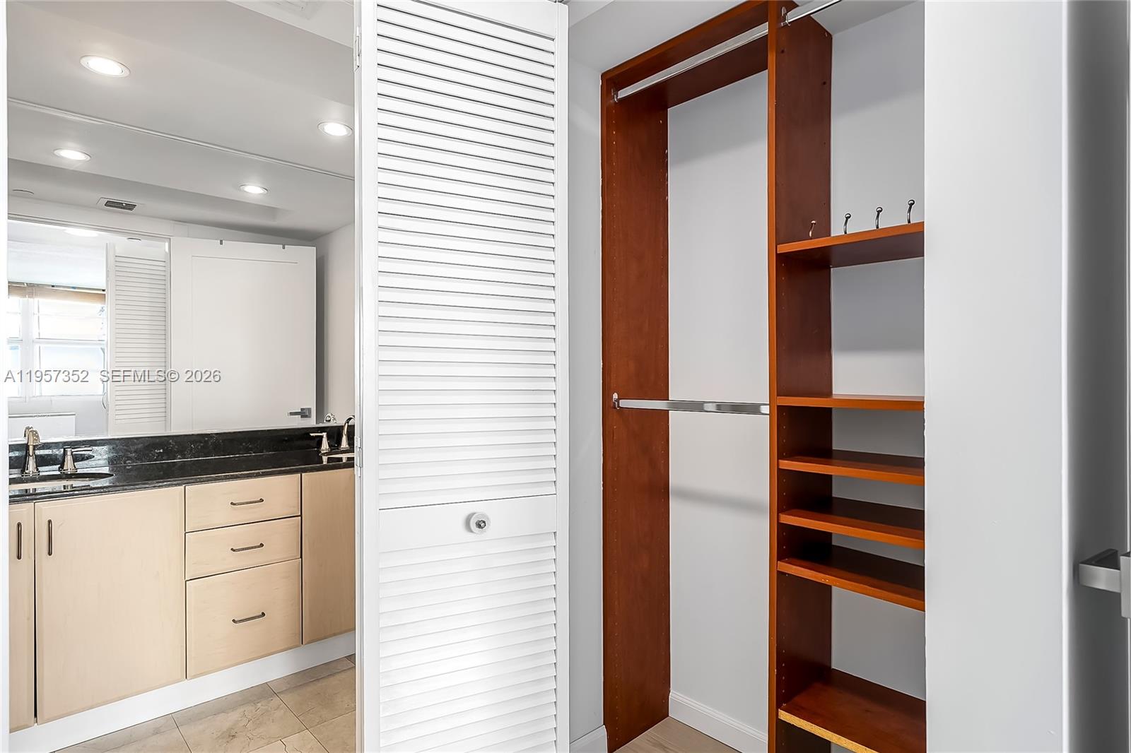 THE COLLINS CONDO - Residential Lease