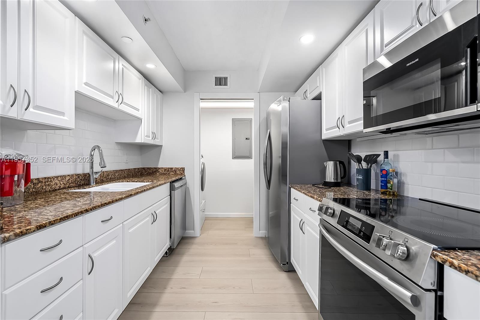 THE COLLINS CONDO - Residential Lease