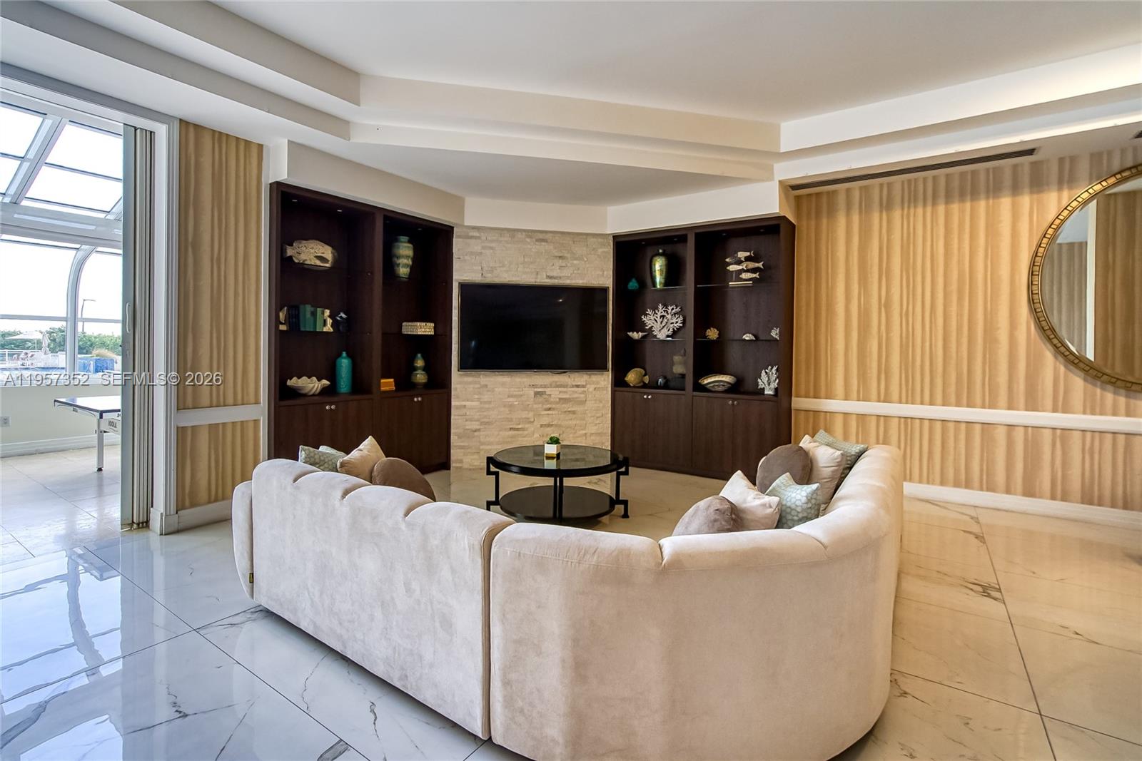 THE COLLINS CONDO - Residential Lease