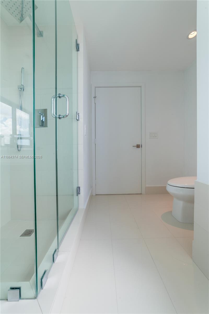 PARAISO BAY CONDO - Residential Lease