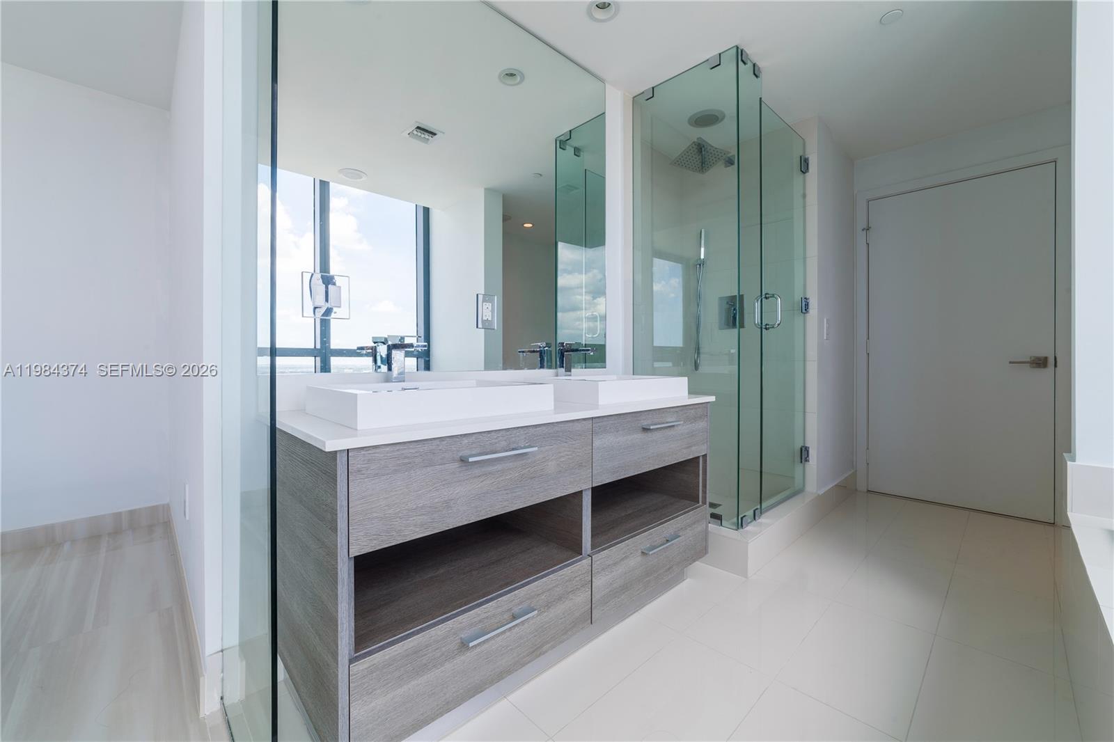 PARAISO BAY CONDO - Residential Lease