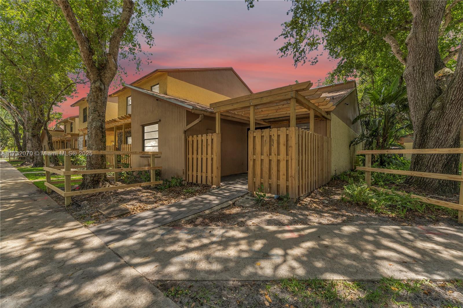 1182 N University Dr, Plantation, Miami-Dade County, Florida - 3 Bedrooms  
2 Bathrooms - 
