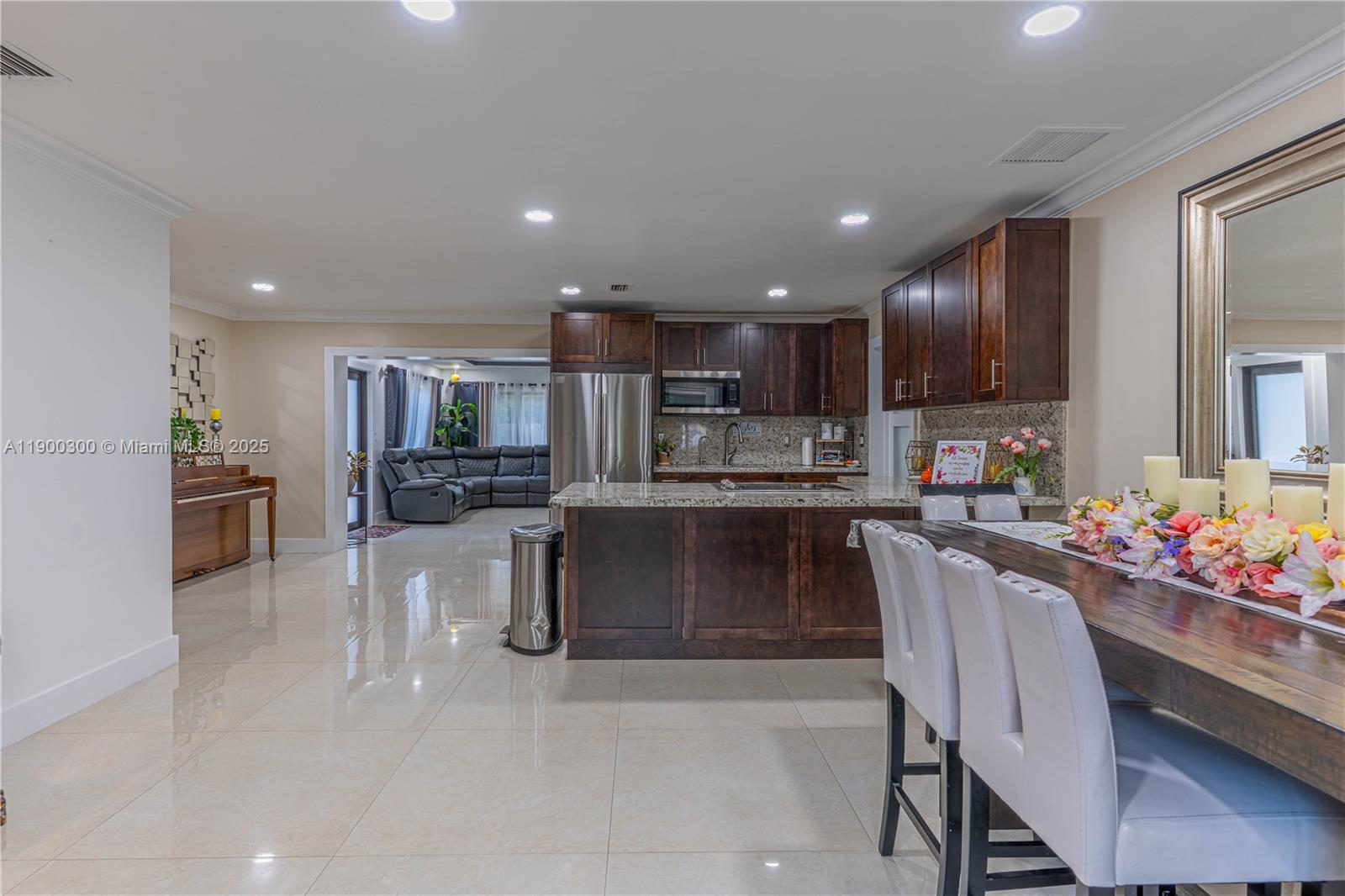 SCOTT LAKE MANOR SEC 8 - Residential