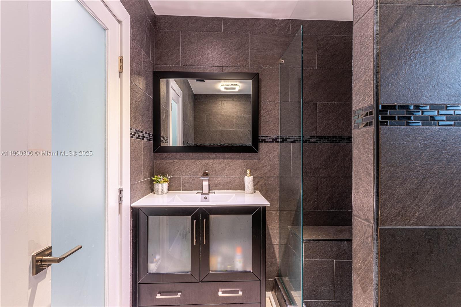 SCOTT LAKE MANOR SEC 8 - Residential