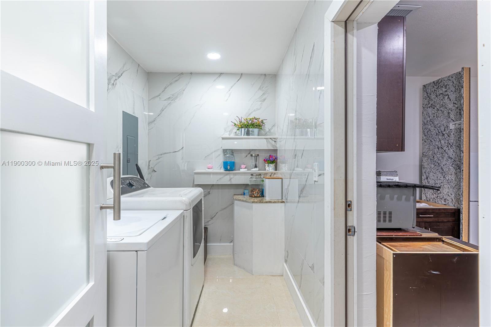 SCOTT LAKE MANOR SEC 8 - Residential