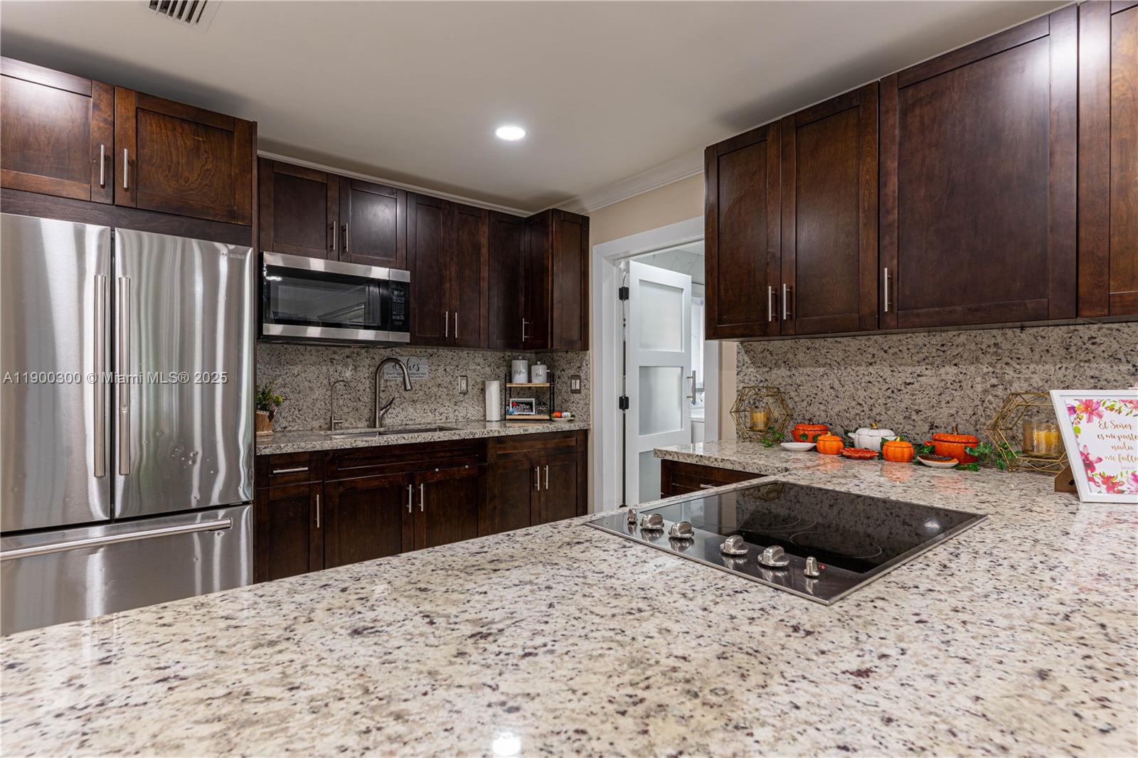 SCOTT LAKE MANOR SEC 8 - Residential