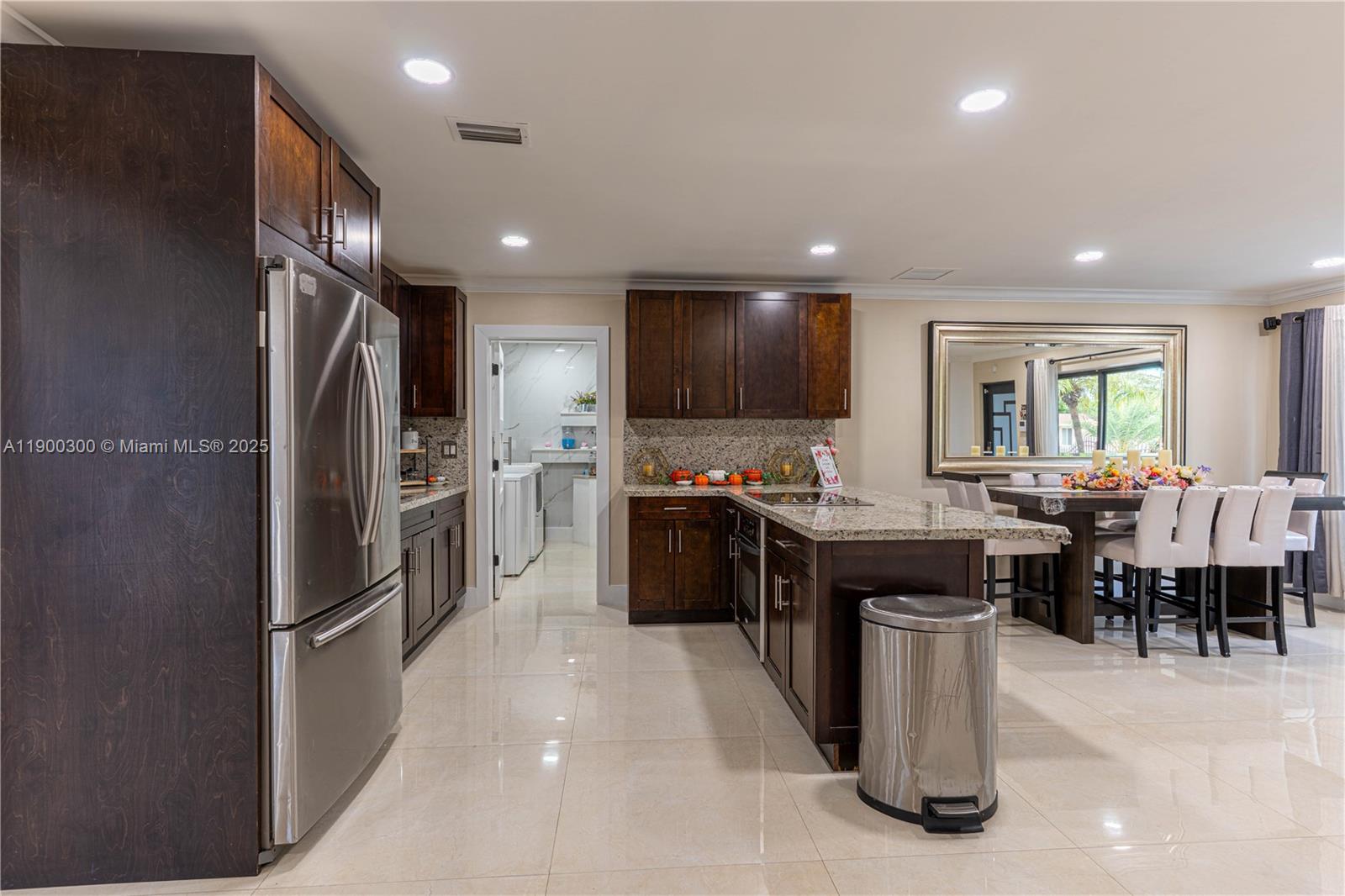 SCOTT LAKE MANOR SEC 8 - Residential