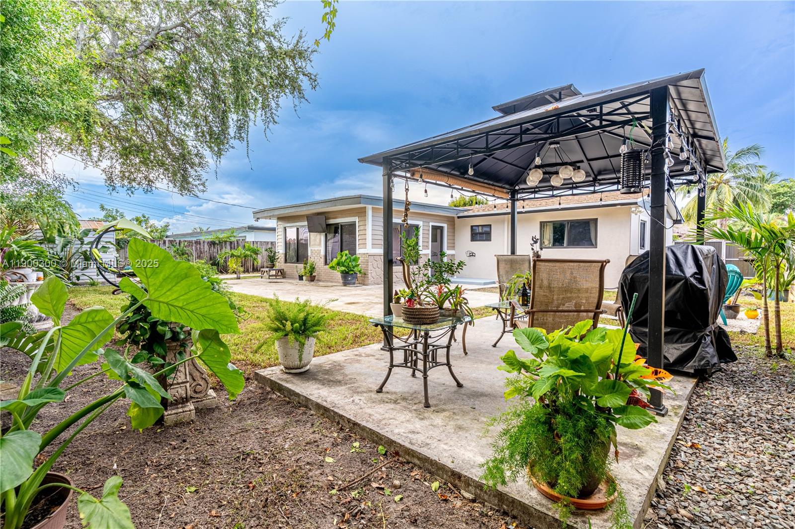 SCOTT LAKE MANOR SEC 8 - Residential