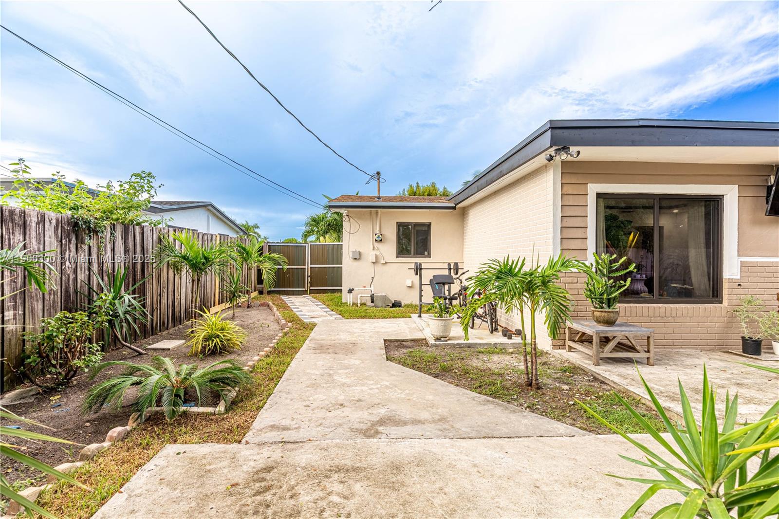 SCOTT LAKE MANOR SEC 8 - Residential