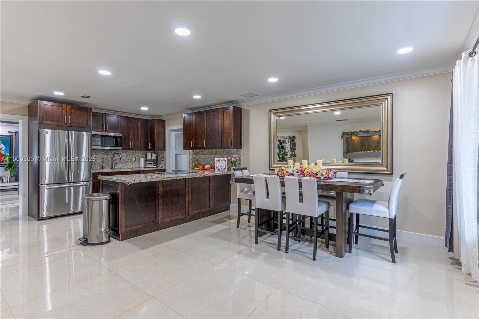 SCOTT LAKE MANOR SEC 8 - Residential