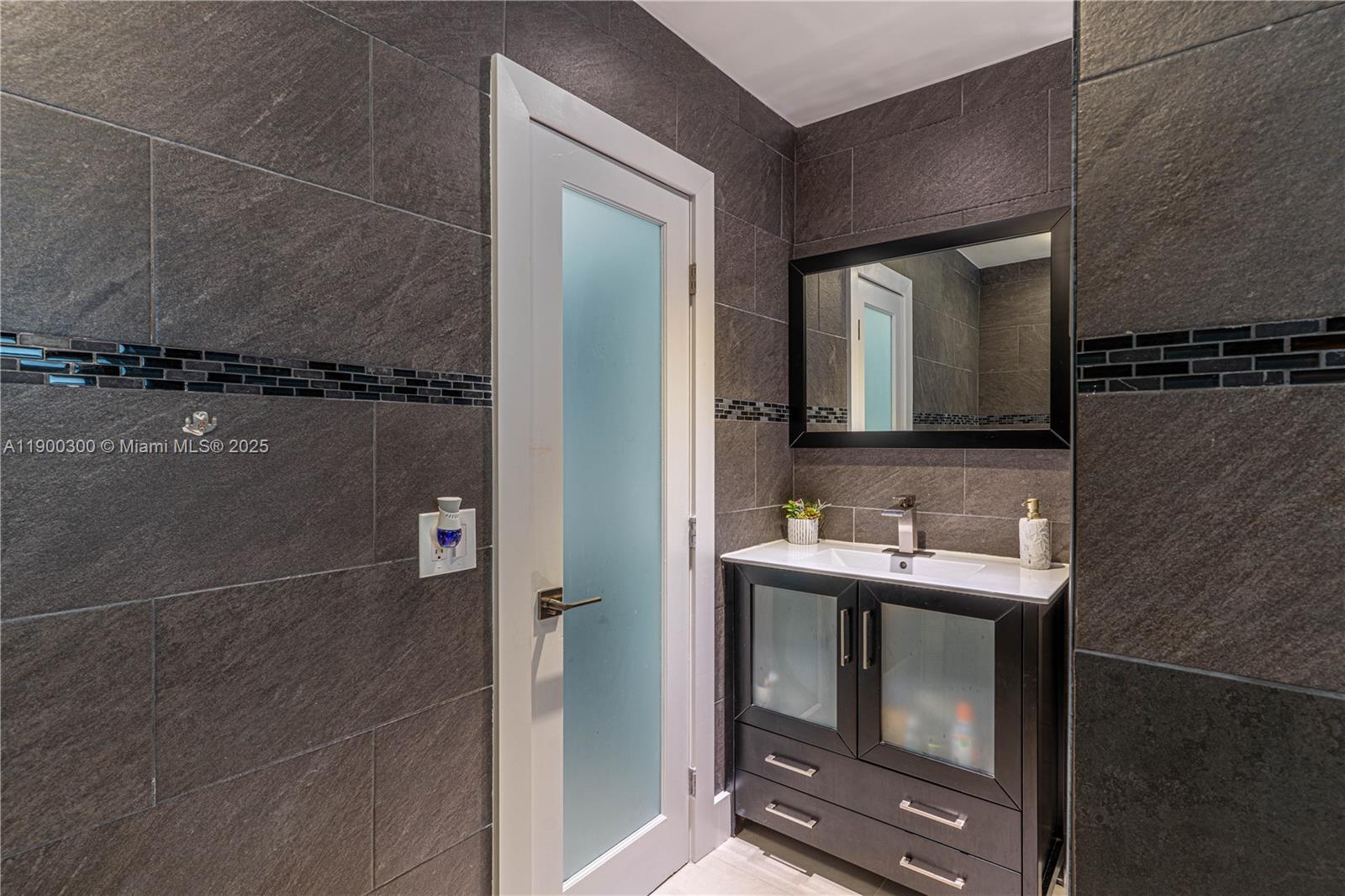 SCOTT LAKE MANOR SEC 8 - Residential