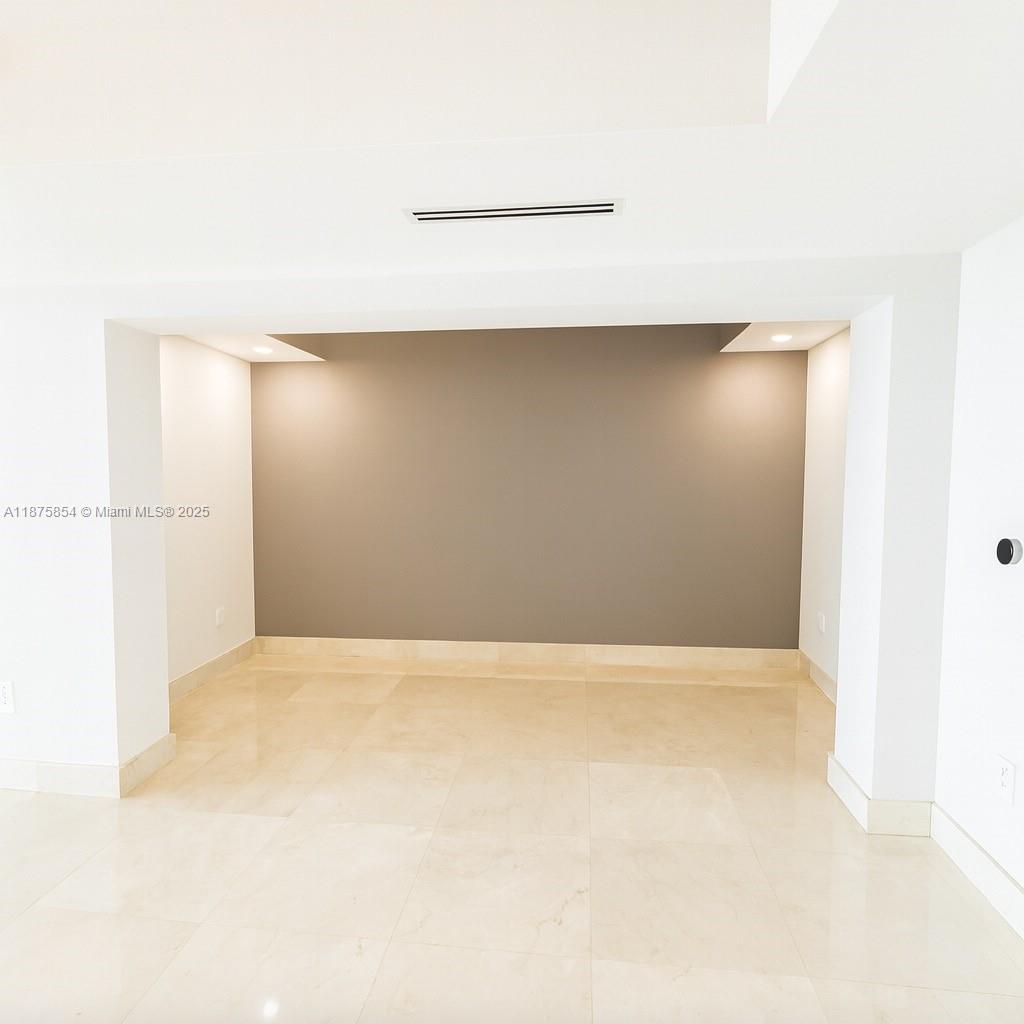 THE PENINSULA II CONDO - Residential