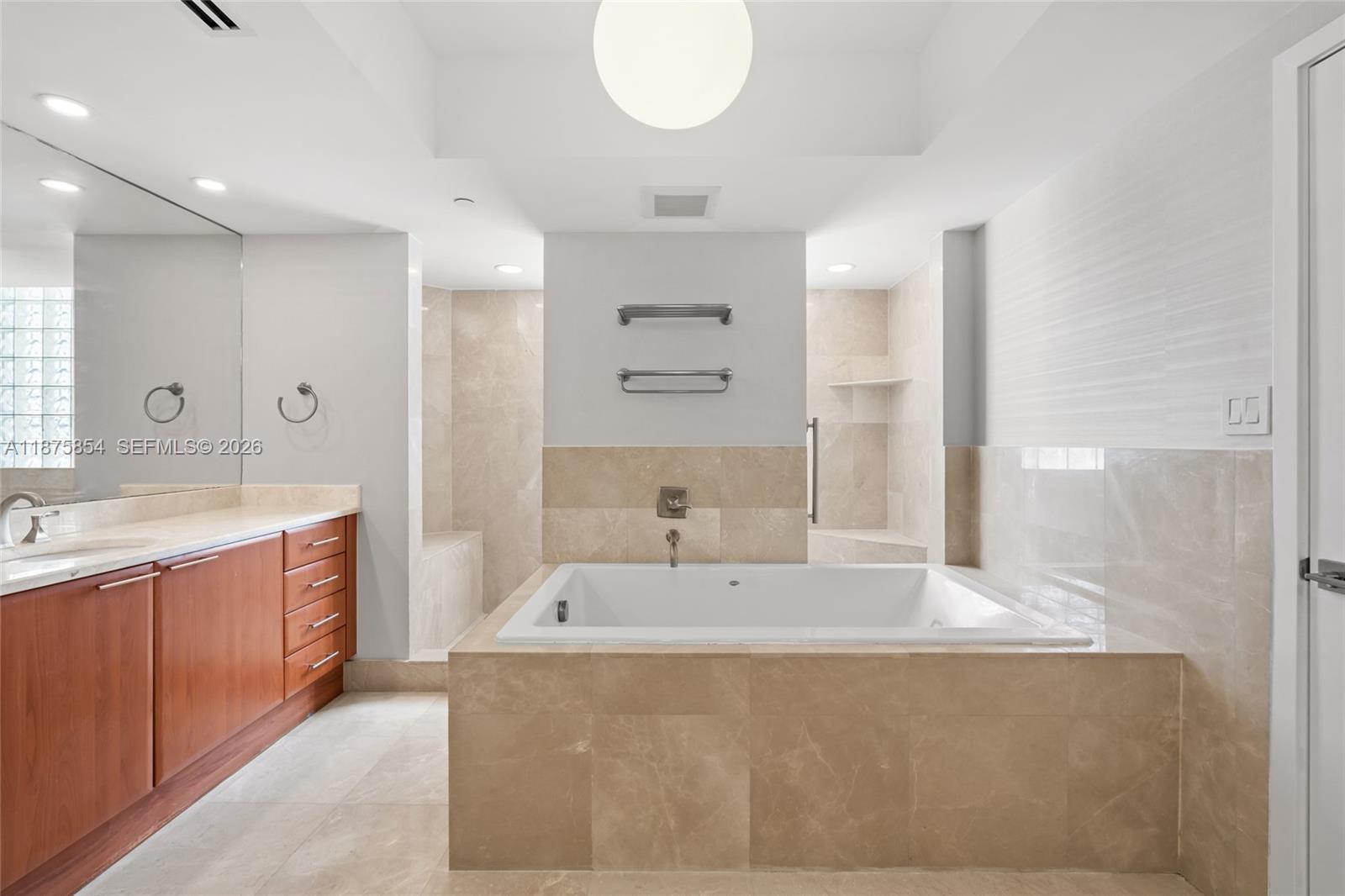 THE PENINSULA II CONDO - Residential