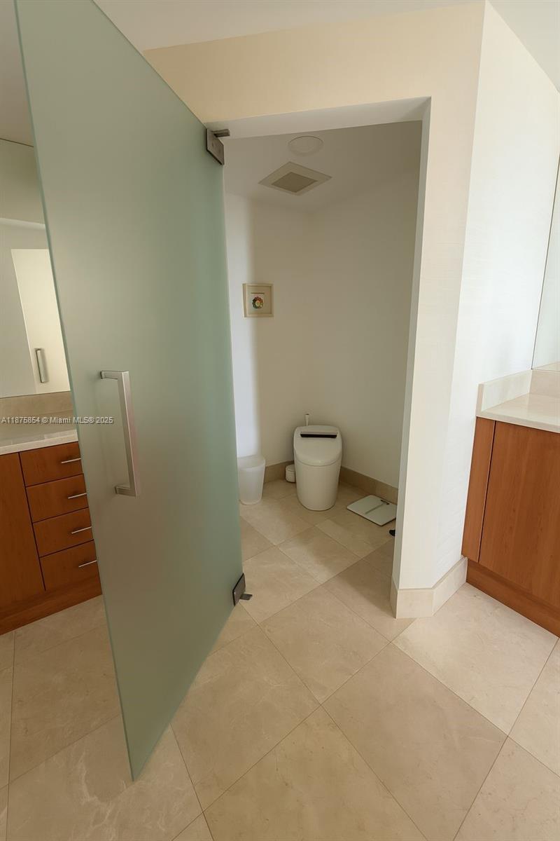 THE PENINSULA II CONDO - Residential