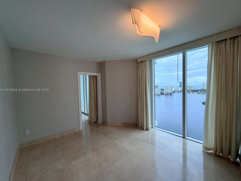 THE PENINSULA II CONDO - Residential