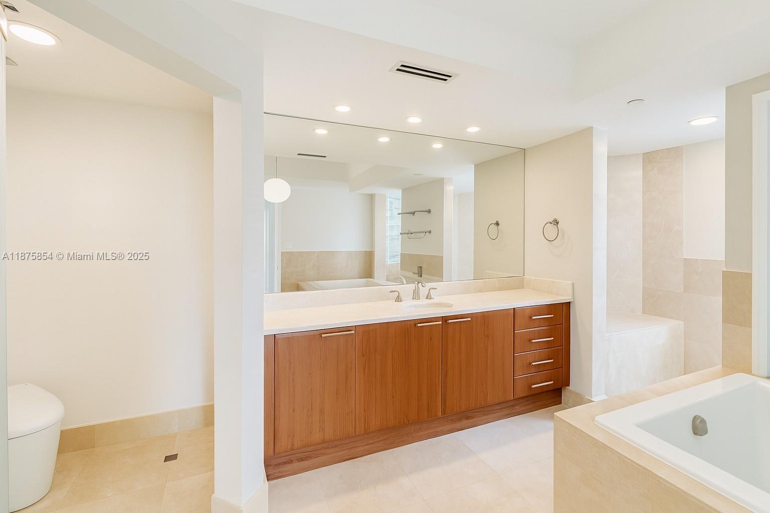 THE PENINSULA II CONDO - Residential