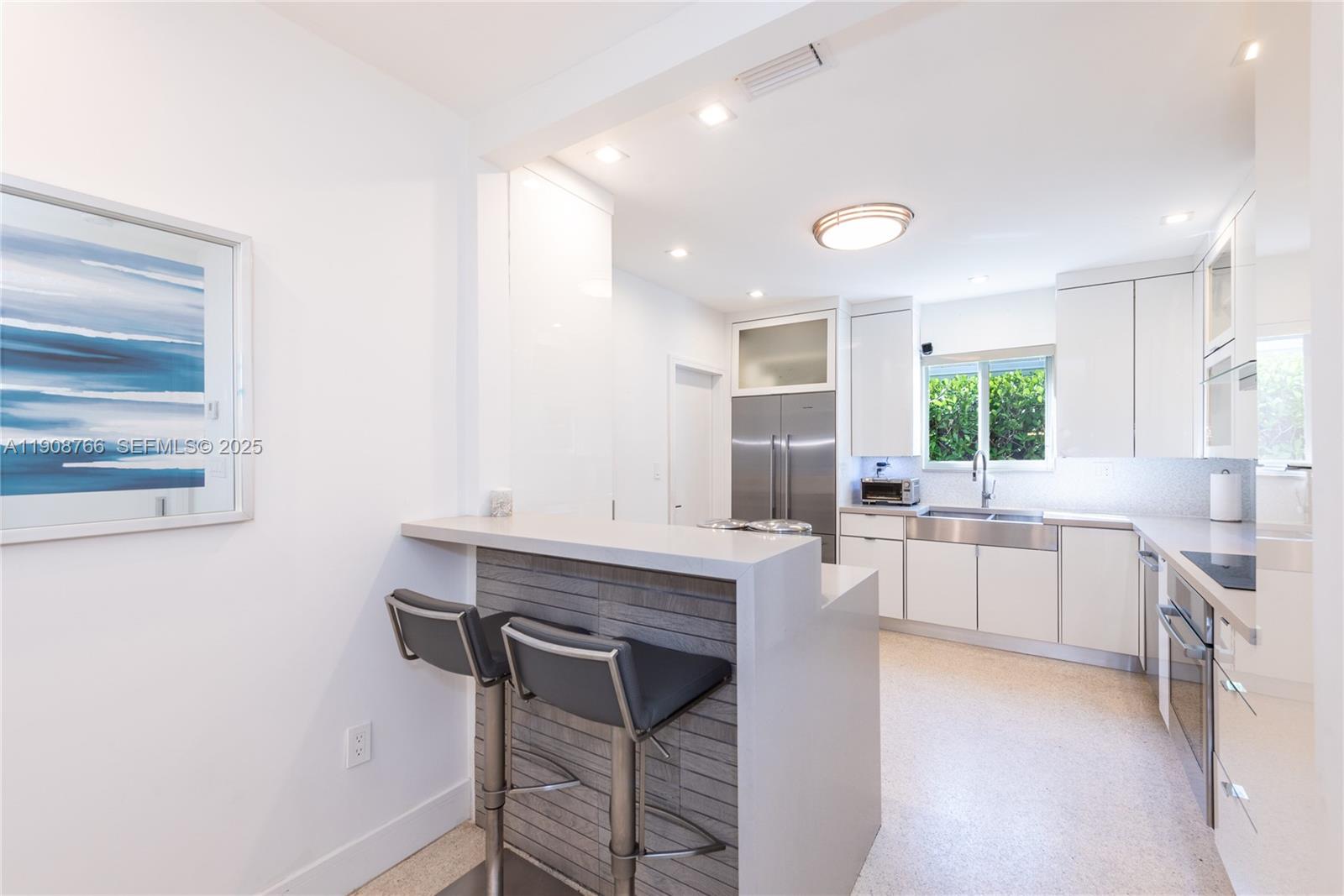 CORAL GABLES COUNTRY CLUB - Residential Lease