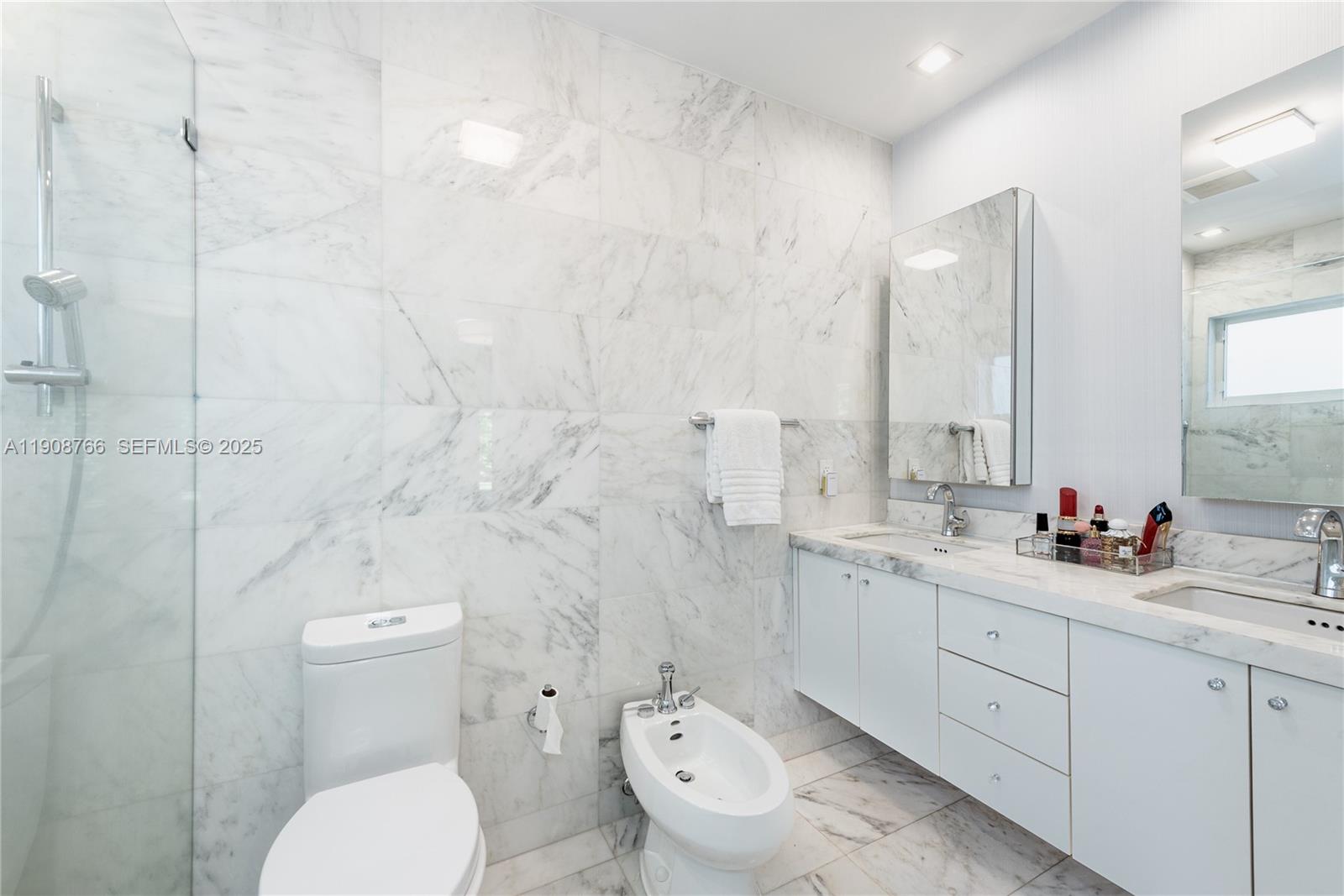 CORAL GABLES COUNTRY CLUB - Residential Lease