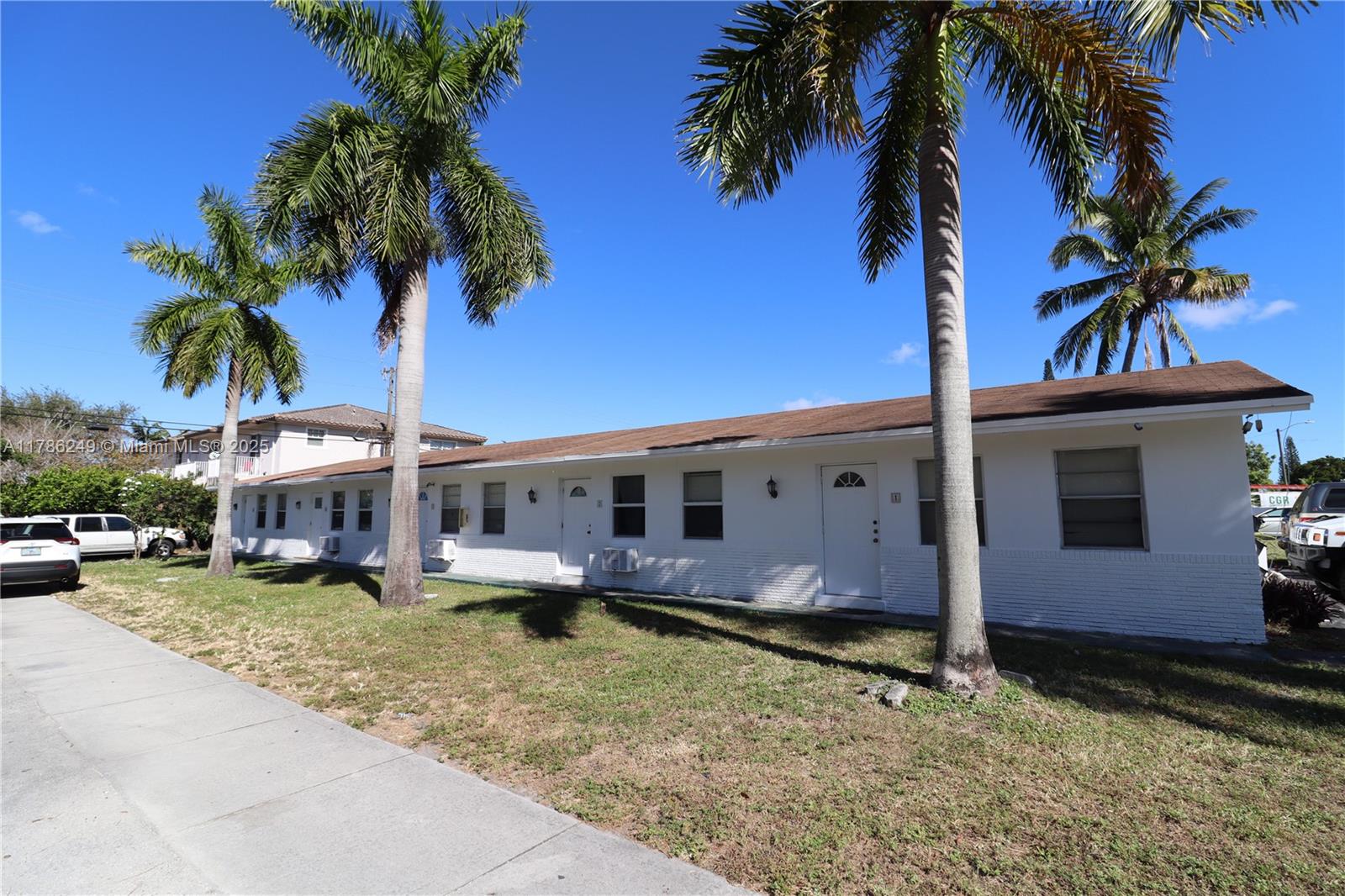 Rental Property at 499 Nw 42nd St 4, Oakland Park, Miami-Dade County, Florida - Bedrooms: 1 
Bathrooms: 1  - $1,500 MO.