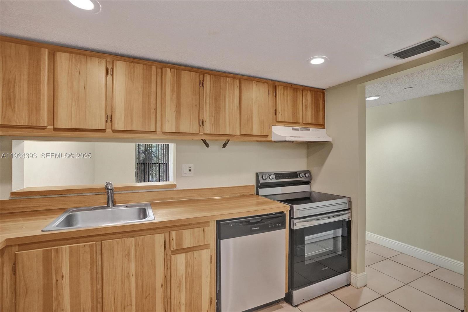 Horizons West Condo #6 - Residential