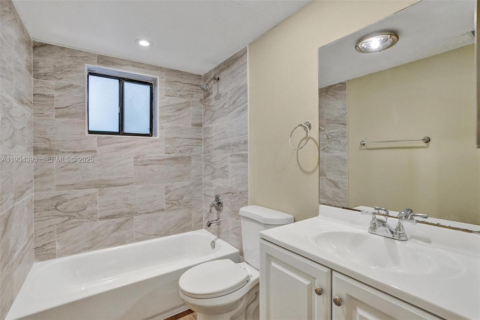 Horizons West Condo #6 - Residential