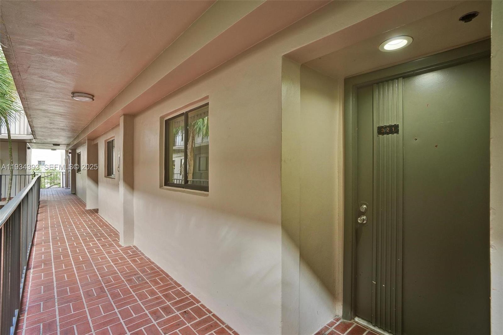 Horizons West Condo #6 - Residential