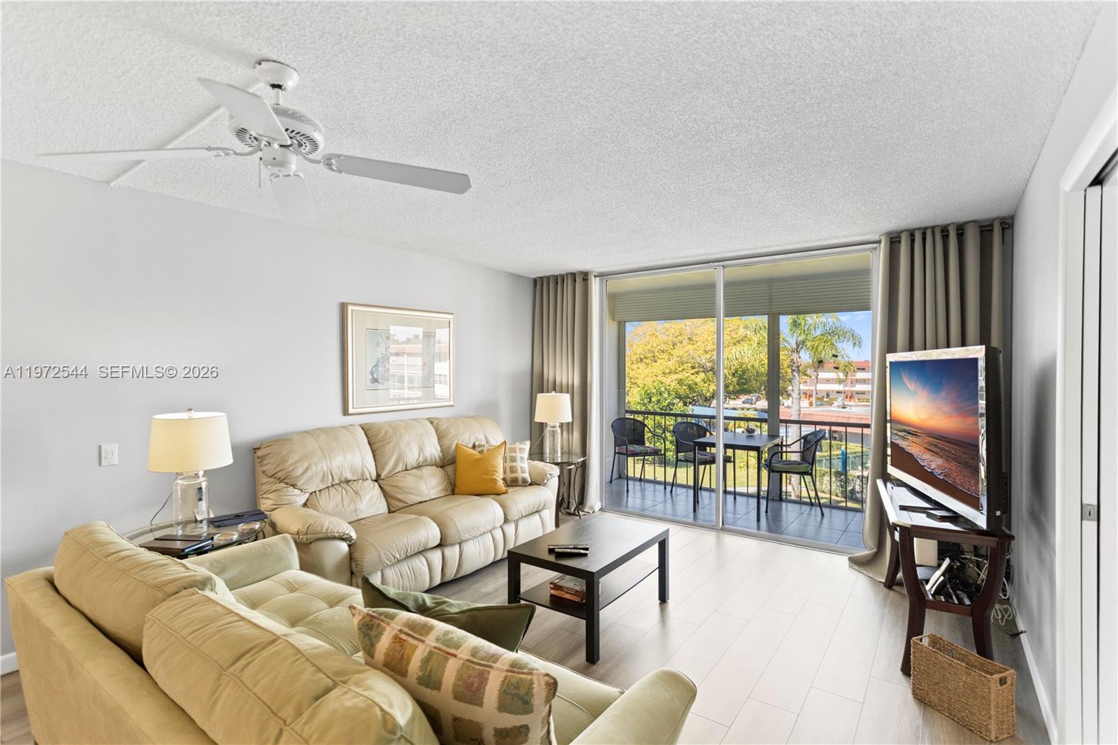 HOLLYBROOK GOLF AND - Residential