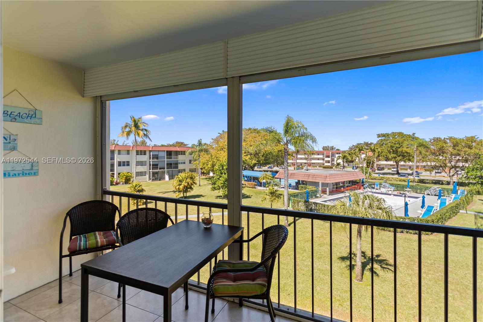 HOLLYBROOK GOLF AND - Residential