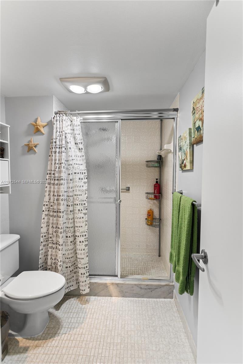 HOLLYBROOK GOLF AND - Residential