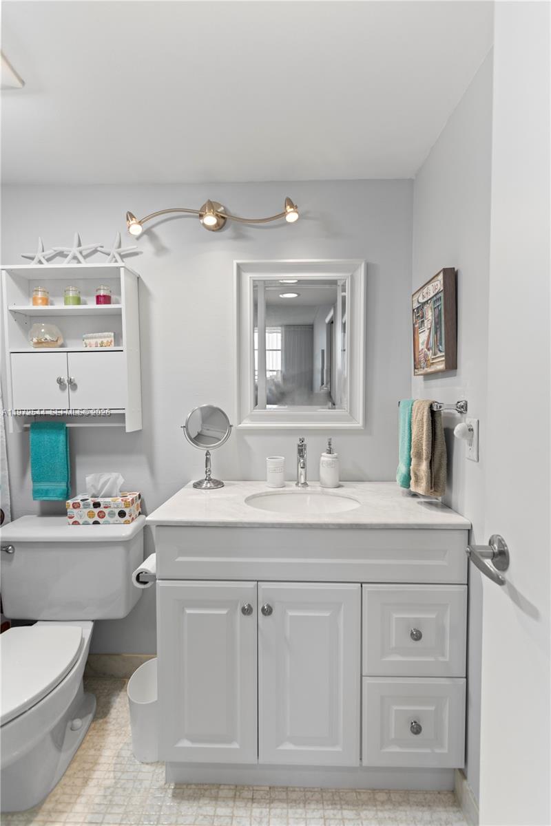 HOLLYBROOK GOLF AND - Residential