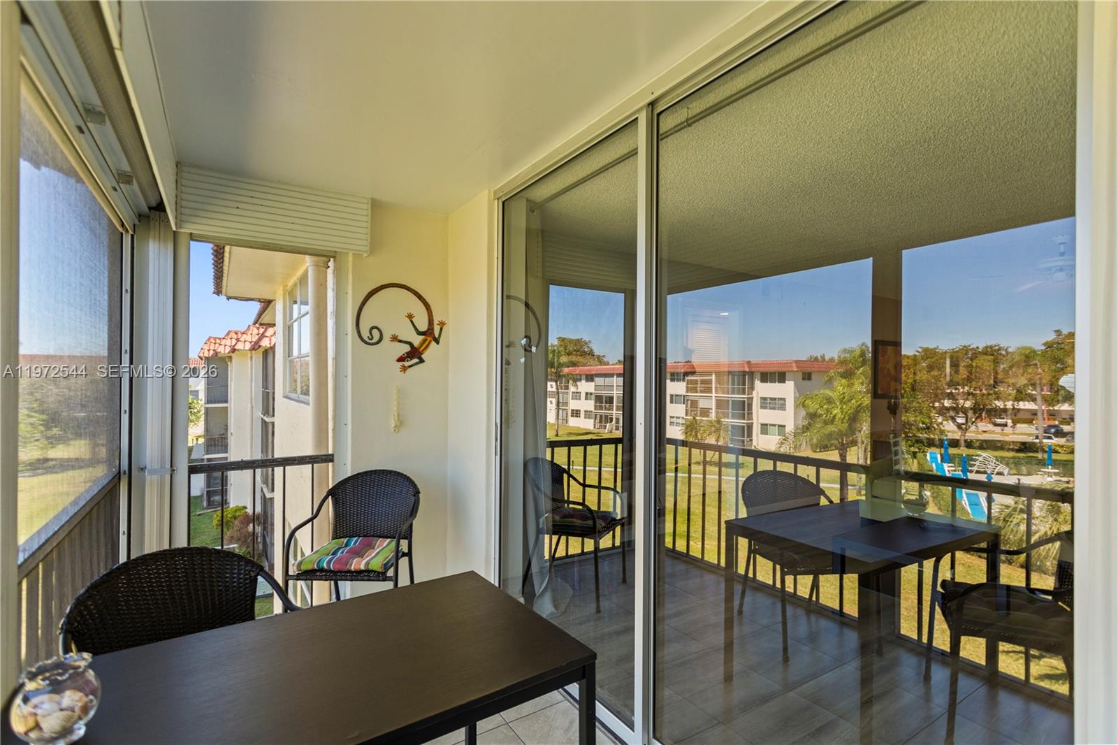 HOLLYBROOK GOLF AND - Residential