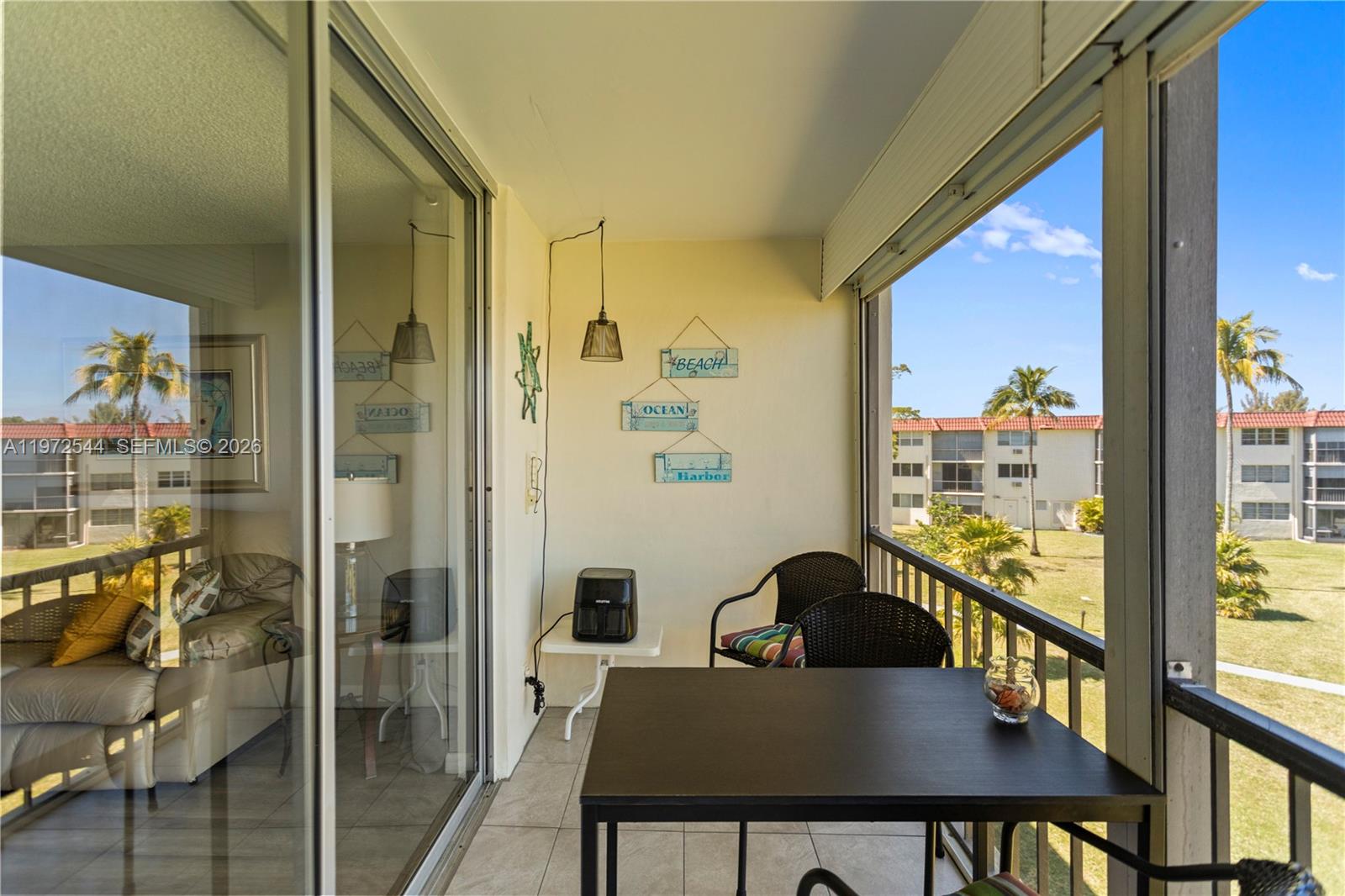 HOLLYBROOK GOLF AND - Residential