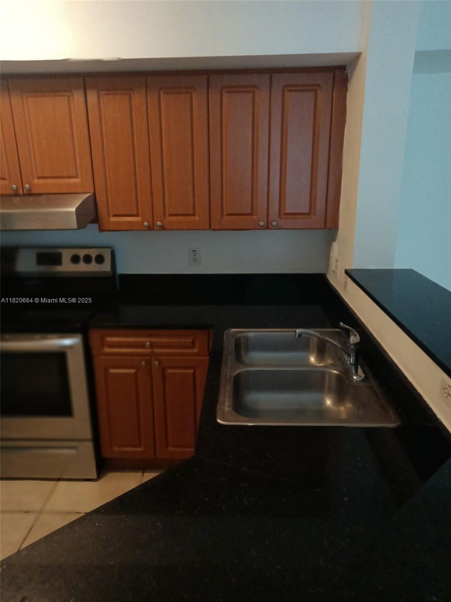 THE OAKS AT MIAMI GARDENS - Residential Lease