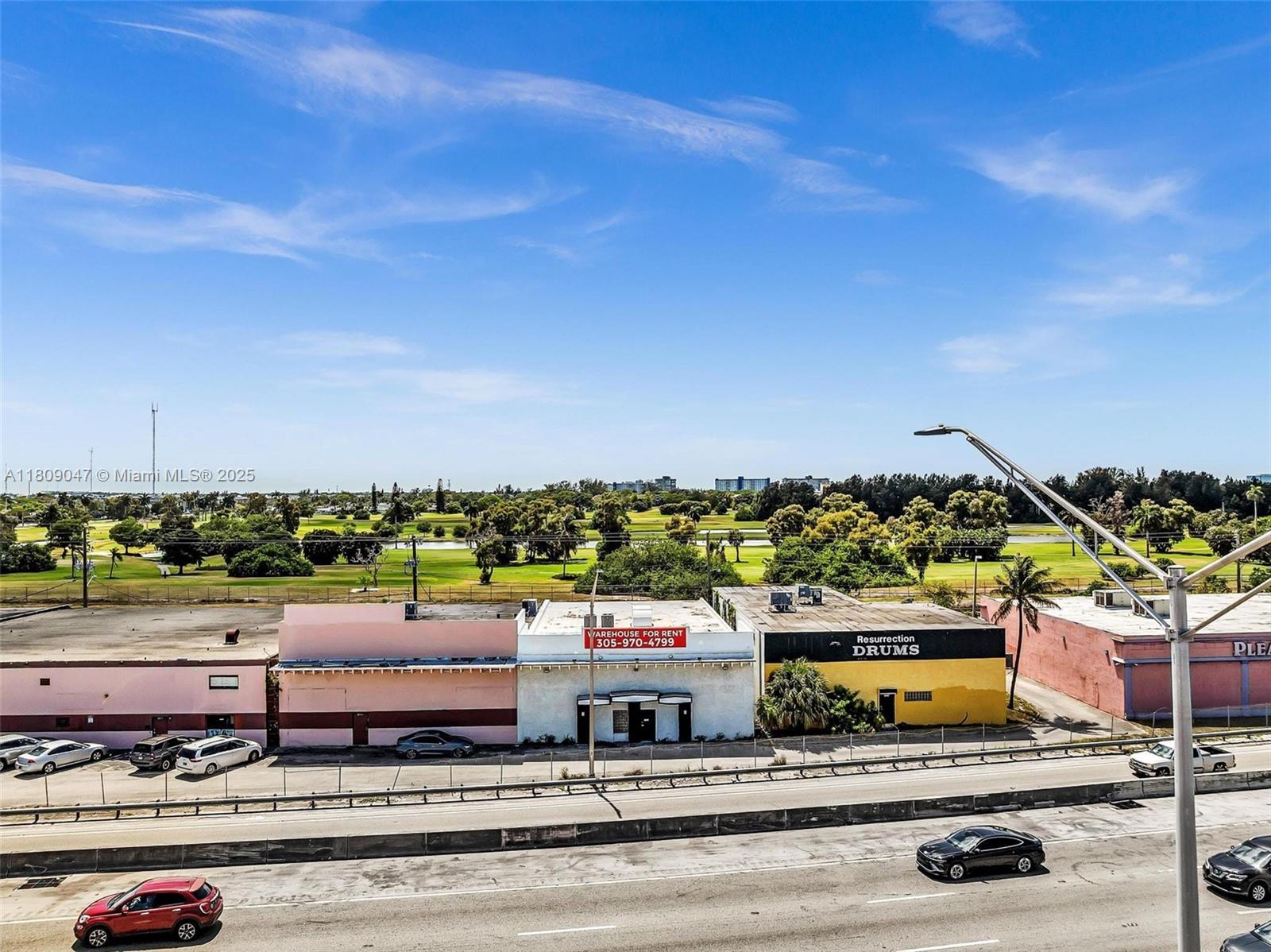 2-story 6000 sq ft space. 5000 sq ft downstairs warehouse space & 1000 sq ft 2nd floor office and showroom space. Can be used as Retail/warehouse/showroom/office possibilities. 16-foot clear ceiling height, 2 loading doors and 4 bathrooms.