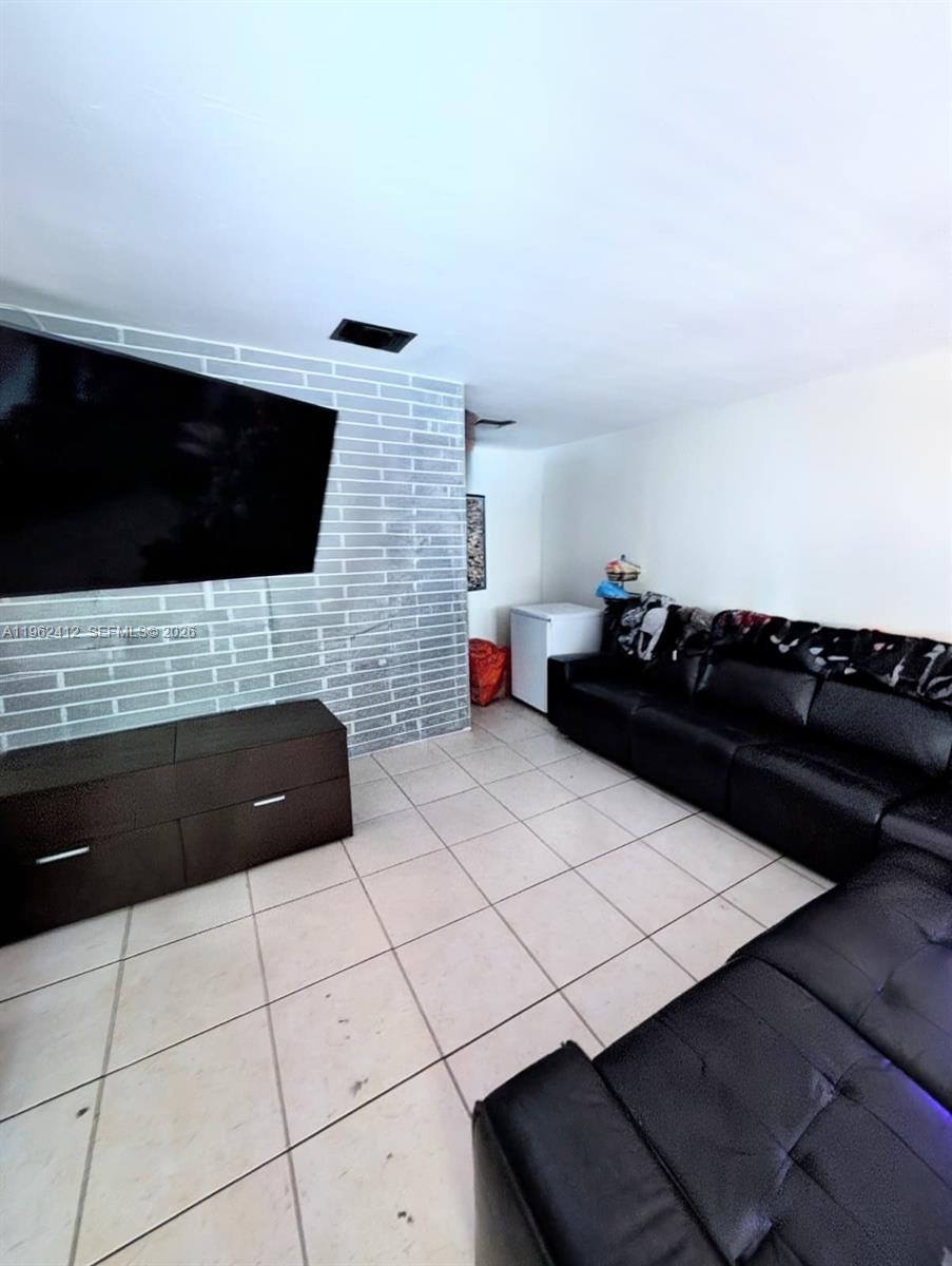 ALLAPATTAH SCH SUB - Residential Income