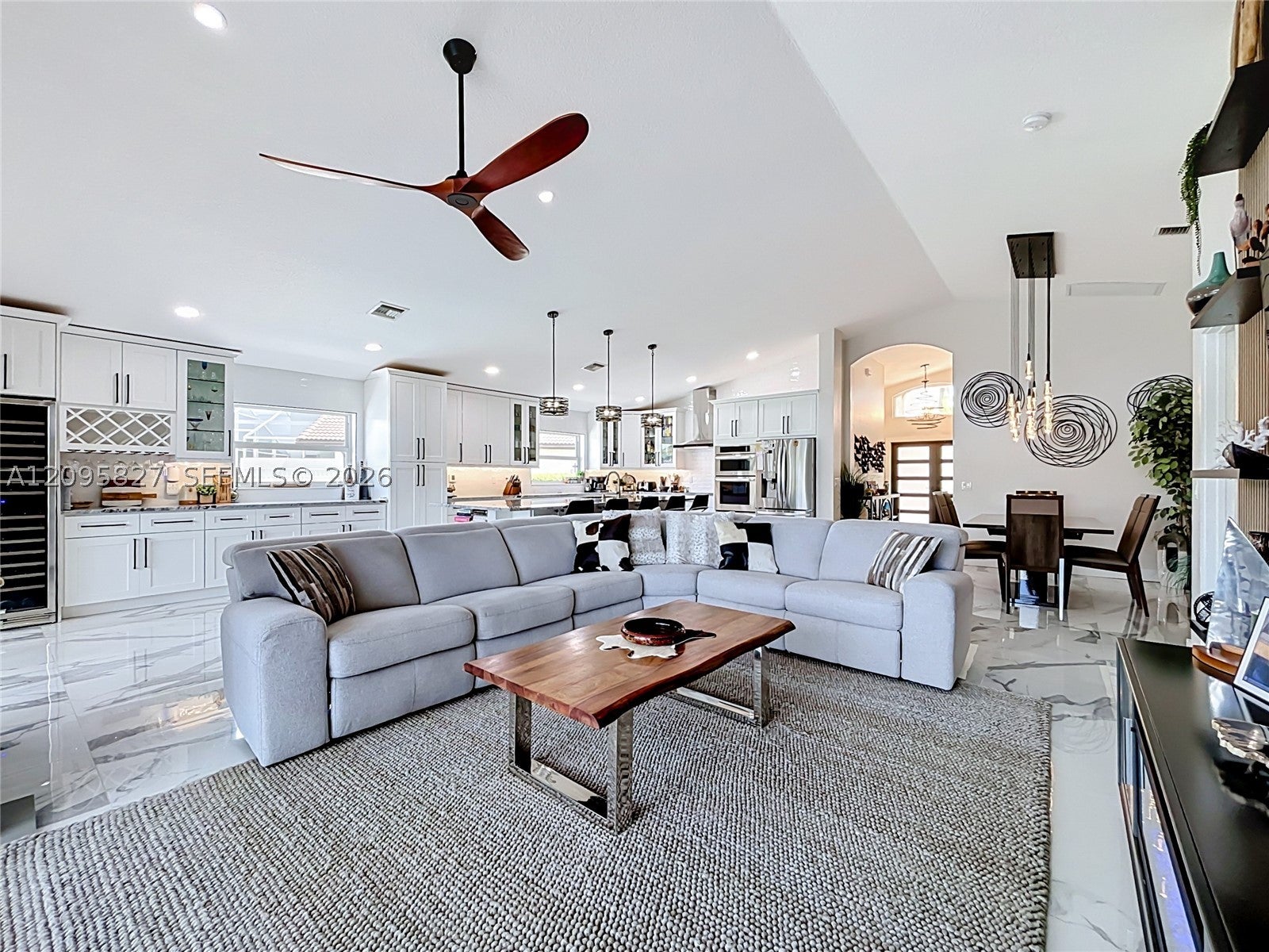9889 Agnello St