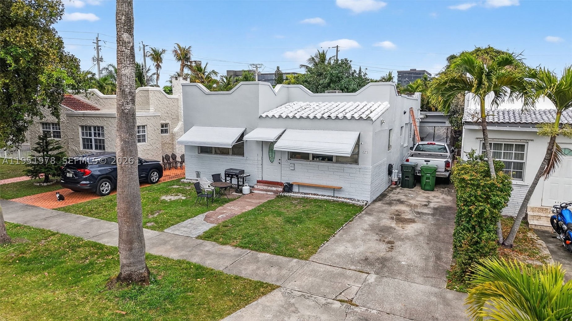 623 NE 4th St, Hallandale Beach FL 33009