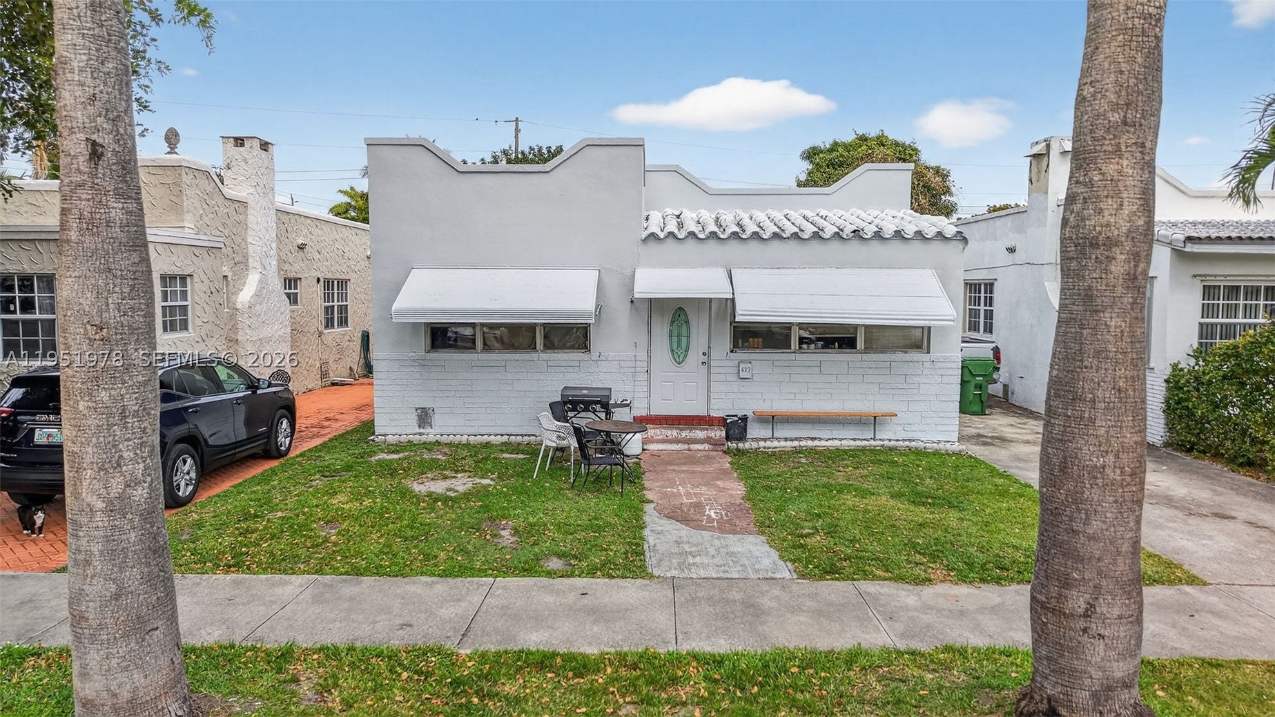 623 NE 4th St