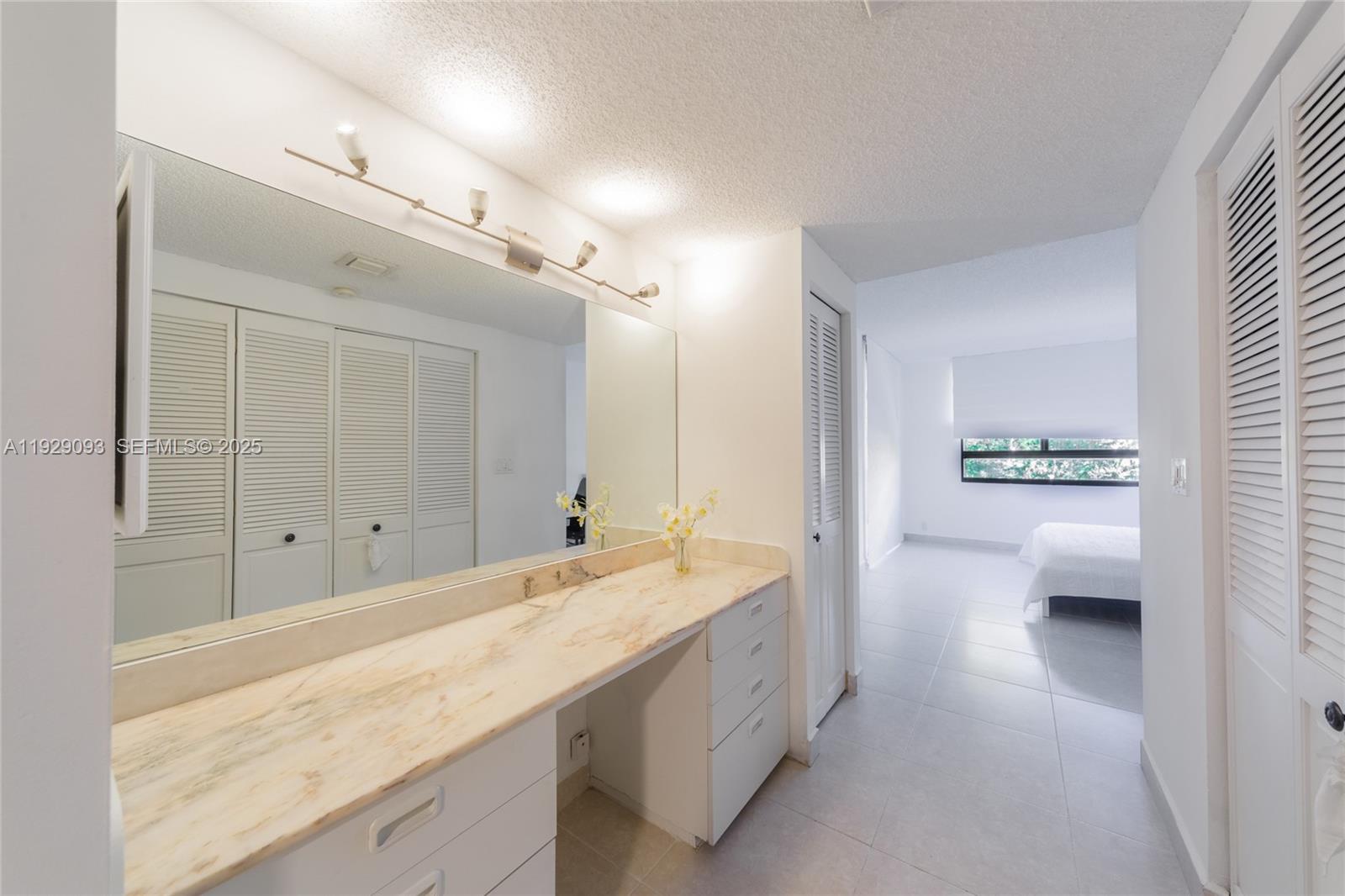 KEY COLONY CONDO #4 - Residential Lease